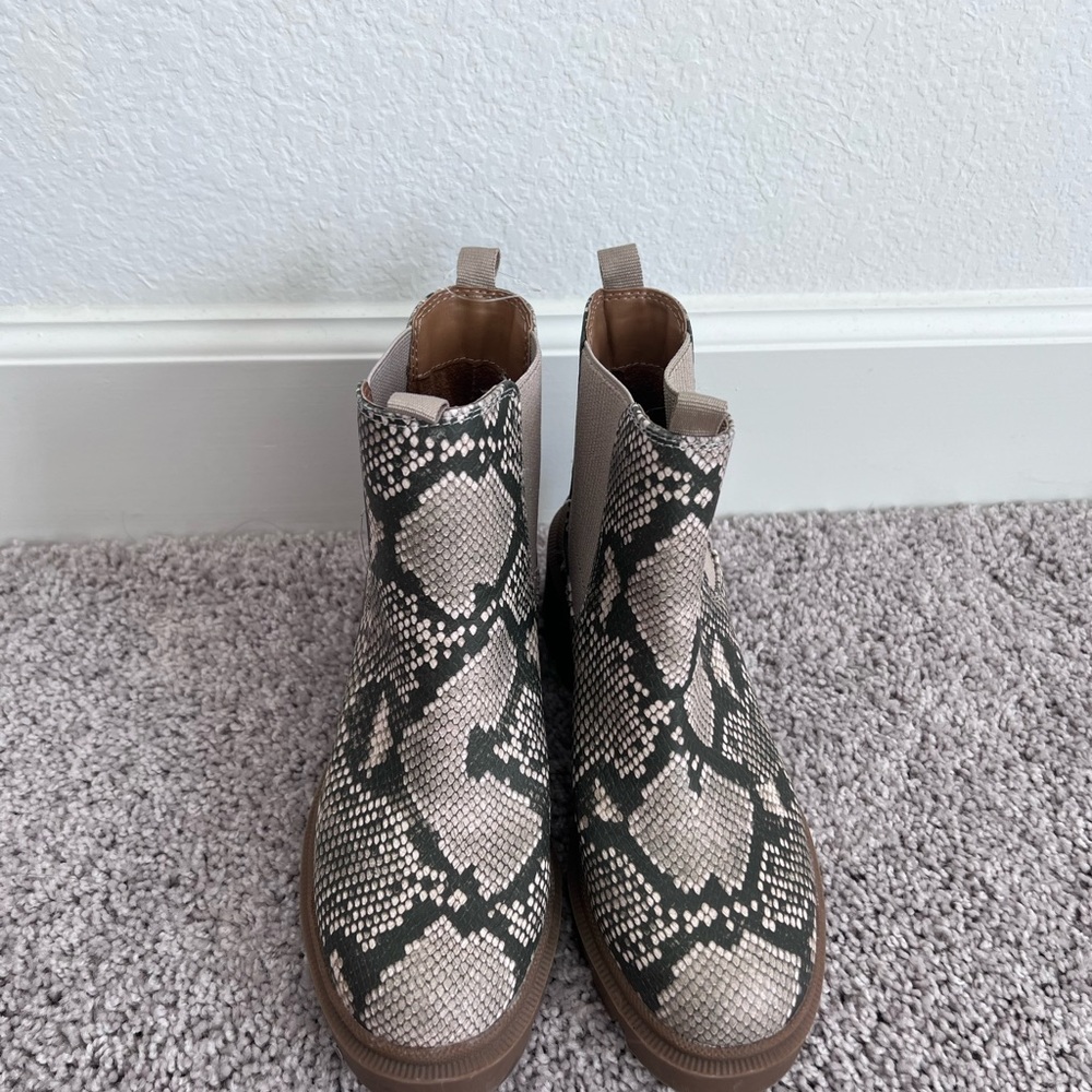 Universal Thread Snake Print Ankle Boots